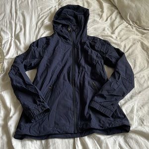**Moving! EVERYTHING OBO** 
Lululemon wind breaker